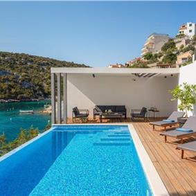 Luxury Beachfront Villa with Heated Infinity Pool near Trogir, Sleeps 8